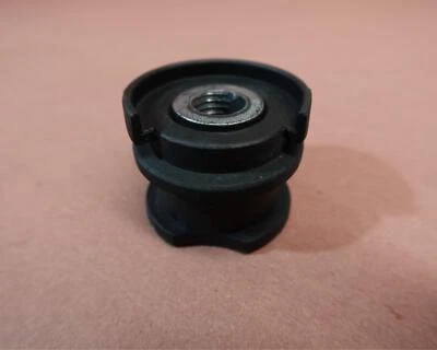 BMW F700 F700GS 2013-2018 OEM casquillo de montaje de goma Foto 1 de 4