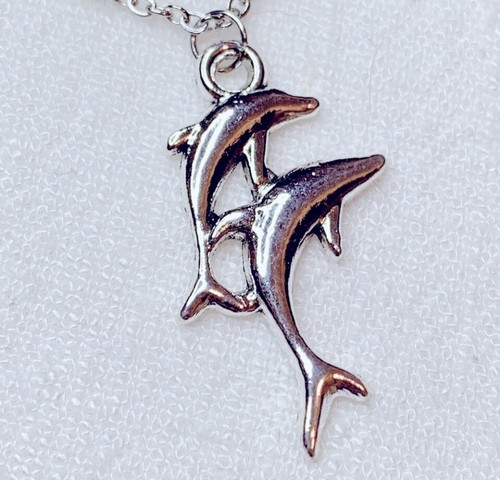 VETEMENTS ❣️ Collana con ciondolo coppia delfini