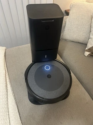 i iRobot Roomba i3+ EVO (3550) Self-Emptying Robot Vacuum – Black - Image 1 of 4