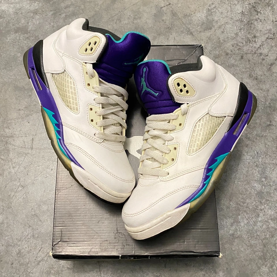 Talla 7Y - Zapatillas Air Jordan 5 Retro Uva 136027-108 ¡Súper Limpias! ¡Envío rápido! Foto 1 de 4