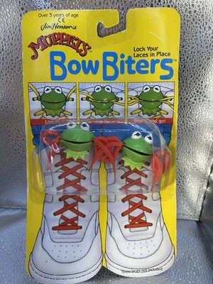 De colección 1988 Muppets Bow Biters Kermit Zapato Bloqueo de Encaje LEER DES Foto 1 de 4