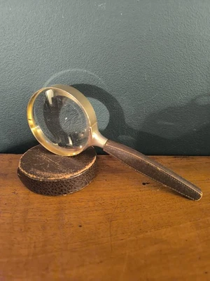 Ancienne Loupe Cuir Et Laiton - Photo 1/4