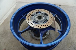 23 SUZUKI GSXR 1000 REAR WHEEL RIM WITH SPROCKET 17X6 SMALL LIP W-23 - Picture 1 of 7