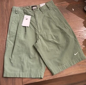Nike Herren Lifestyle Plissee Chino Dad Golfshorts grün DX0643-386 Größe 28 Neu mit Etikett - Bild 1 von 7