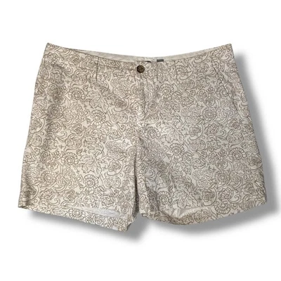 Old Navy White and Khaki Floral Shorts Size 6 - Image 1 of 4
