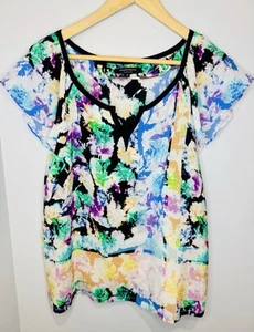 Nanette Lepore Floral 100 % Silk Flutter Sleeve Flowy Top Medium EUC BOHO Core - Picture 1 of 4