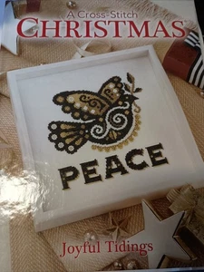 A Cross Stitch Christmas Joyful Tidings Counted Cross Stitch 128 Pg Book A7 - Foto 1 di 1