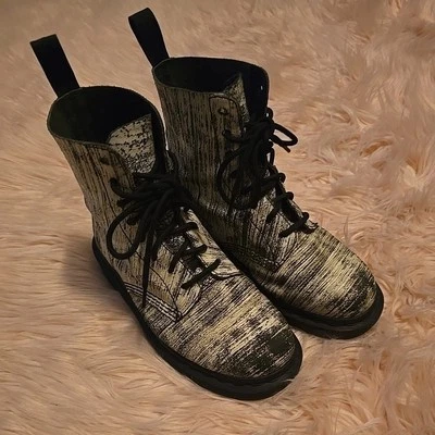 Bota de combate Dr. Martens Pascal Painter monocromática preta branca tamanho 5  - Imagem 1 de 4