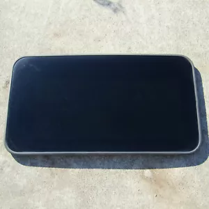2001-2006 GMC Yukon Tahoe Suburban Sunroof Glass OEM Tinted - Picture 1 of 6