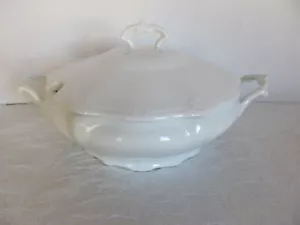 Hutschenreuther Baroness White-Embossed- Serving Bowl w Handles & Notched Lid - Picture 1 of 8