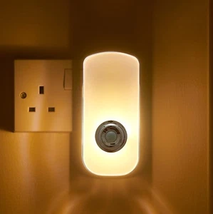 Auraglow Plug In PIR Motion Sensor LED Night Light Hallway & Emergency Torch - Picture 1 of 4