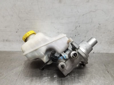 Dodge Challenger 2012 cilindro maestro de freno de 5,7 L 12 Foto 1 de 4