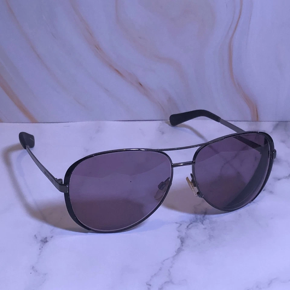 Авиаторские солнцезащитные очки Michael Kors MK5004 Chelsea 1013/11 59-13 темно-серые зеркальные - Изображение 1 из 4