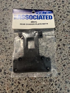 Team Associated Rear Chassis Plate B4/T4 - Picture 1 of 4