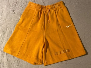 Pantaloncini da donna Nike Loose Fit High Rise gialli small S P CH stringa - Foto 1 di 10