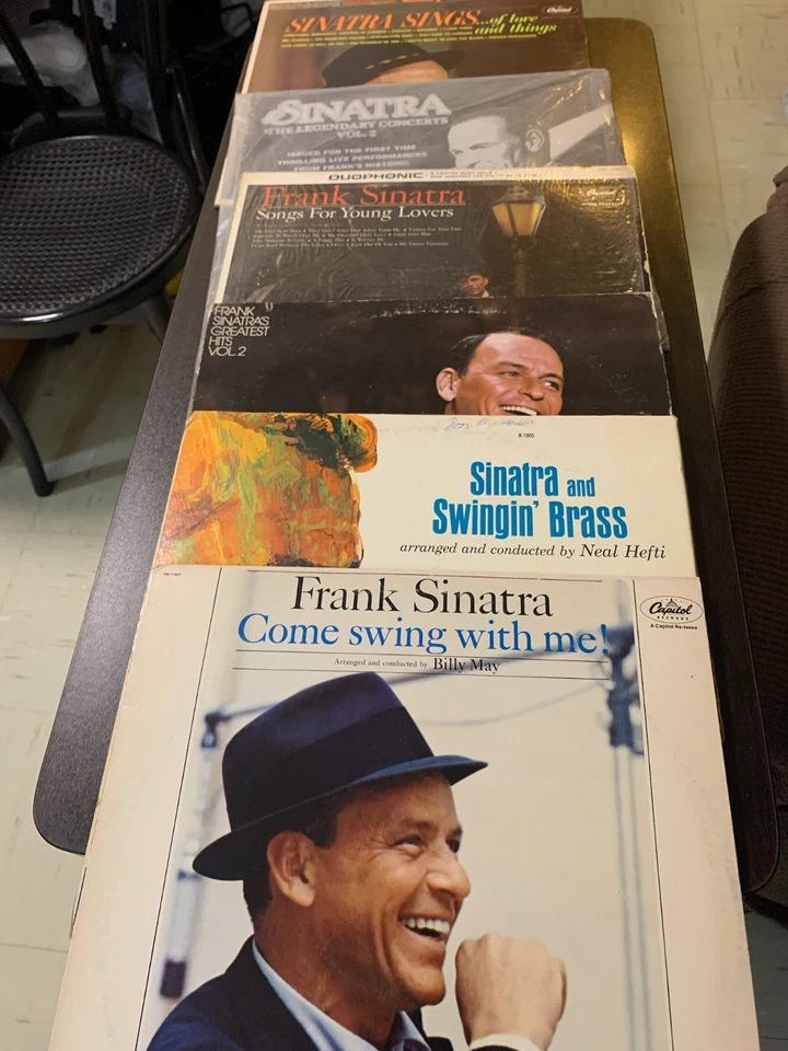 FRANK SINATRA Lot 6 GREATEST HITS / COME SWING ME VINYL LP - Image 1 of 1