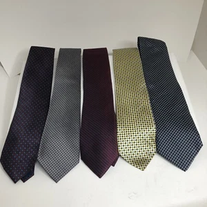 SAMMLUNG VON FÜNF HERRENKRAWATTEN ROT, SILBER UND GELB NAUTICA, KENNETH COLE  - Bild 1 von 12