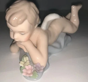 Cherub Angel Figurine Baby Wings Resting Figure Fine Porcelain 6” Long - Picture 1 of 12