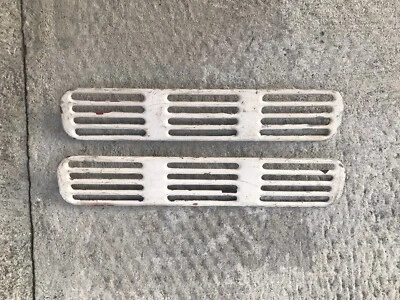 Sunbeam Alpine/Tiger 1967 fabricante de equipos originales usado capó ventilación admisión de aire par de paneles de rejilla  Foto 1 de 4