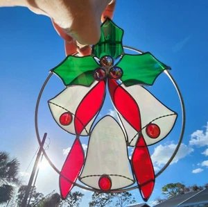 Vintage Buntglas Weihnachtsglocken Sonnenfänger Stechpalme Urlaub Fensterdeko - Bild 1 von 5