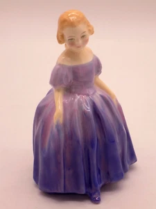 Estatuilla de colección Royal Doulton Marie - porcelana de hueso hecha en Inglaterra - Imagen 1 de 6