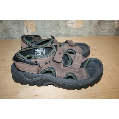 Sandalias de golf NIke de cuero marrón 10/44 Foto 1 de 4