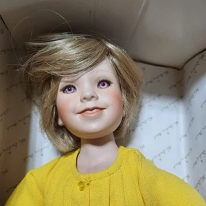 Morton Salt 1998 Umbrella Girl Doll Box Danbury come nuovo occhi viola Nancy Leslie - Foto 1 di 18