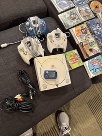 Sega Dreamcast Bundle System w Games Controllers 