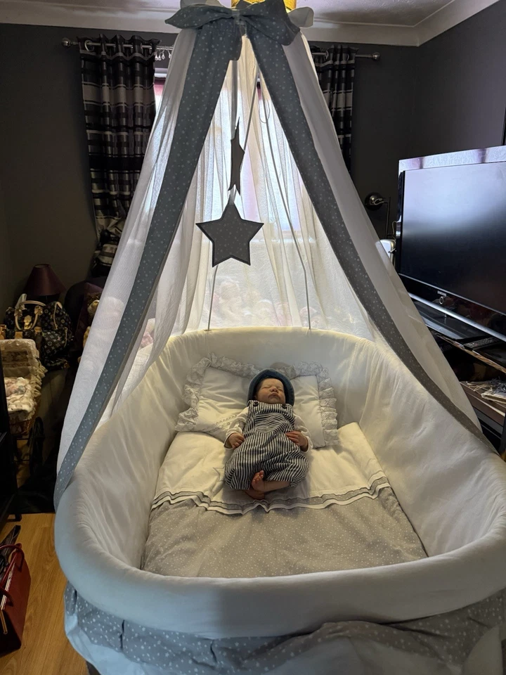 Large Crib, Suitable From Birth Until Crawling NO RESERVE  - Image 1 of 4