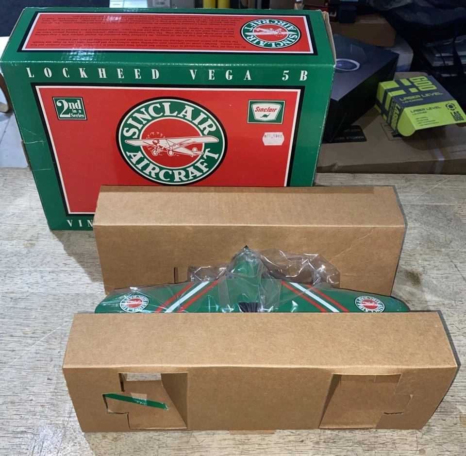 Sinclair Lockheed Vega 5B Vintage Airplane Bank, Liberty Classics/Spec Cast - Image 1 of 4