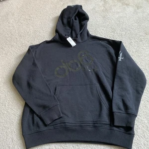 NWT Gap Stranger Things Season 4 Teen Size 14-16 Black Upside Down Logo Hoodie - Picture 1 of 10