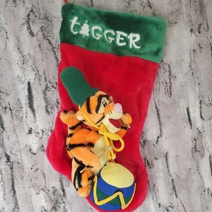Santa's Best Disney 3D TIGGER Golpeando en Tambor Peluche Medias de Navidad 14" - Imagen 1 de 9