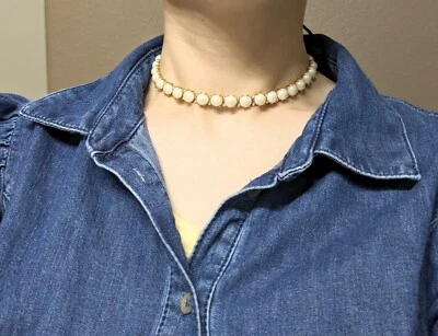 Gargantilla/collar Kate Spade-Girls en perlas, lazo de terciopelo, longitud ajustable, dorado Foto 1 de 4