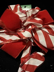 Christmas Red And White Velvet Bow - Picture 1 of 3