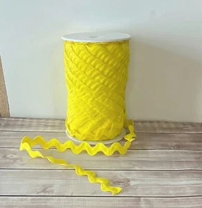 3 Yards of Sunshine Yellow 1" Ric Rac Sewing Trim, Crafts Scrapbooking Rack Rack - Picture 1 of 3