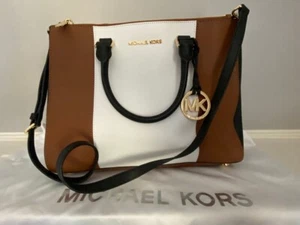 Cartera Michael Kors "Sutton" Rayas Centrales Cuero Saffiano ~ NUEVA con Bolsa para el Polvo~ - Imagen 1 de 24