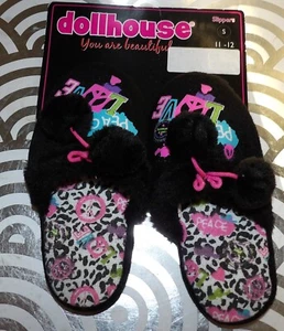 DOLLHOUSE YOU ARE BEAUTIFUL LOVE & PEACE POMPOM SLIP ON SLIPPERS (SZ: SM 11/12) - Picture 1 of 5