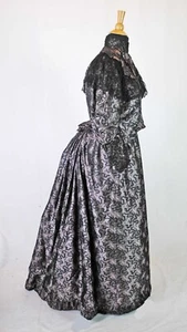 VICTORIAN 2 PIECE MAUVE SILK BROCADE VISITING DRESS 1893, MUSEUM DEACCESSION - Picture 1 of 14