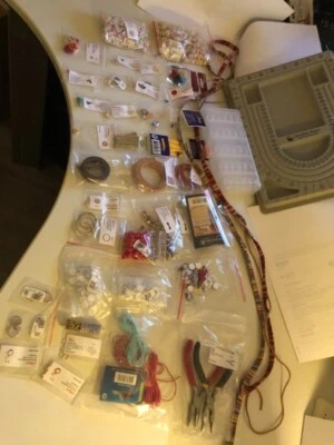 Hobbyauflösung Schmuckherstellung Beading Board, Verschlüsse, nieten, usw. - Bild 1 von 4
