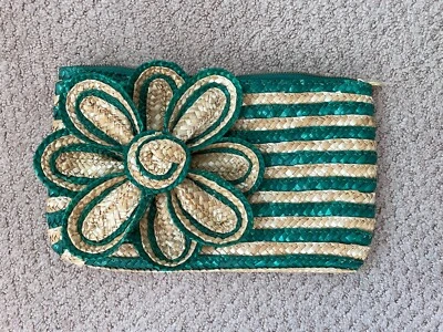 Bolso de Mano Clutch Mud Pie Flor Tejido Natural Paja Verde Oro Acento Rayas NUEVO Foto 1 de 4