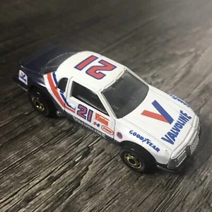 Vintage Hot Wheels Thunderbird Stocker 84 Mainlines Dark Blue 1:64 Gold Hot Ones - Picture 1 of 12