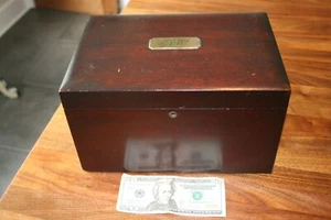 Humidor de madera vintage con tapa galvanizada forrada en vidrio de leche - Imagen 1 de 9