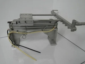 MY1M25-150H MY1M25150H SMC Zylinder stangenlos, Schlitten BRG Führungseinheit (gebraucht) - Bild 1 von 11