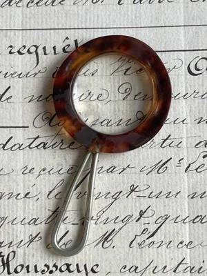 Ancienne Loupe de poche Ambre & Métal - Photo 1/4
