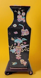 Vintage Mid Century chinesische Famille Noire Vase mit glückverheißender Symboldekoration - Bild 1 von 15
