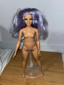 Barbie Mattel 2015 curvilínea talla grande pelo morado caucásico Mattel - Imagen 1 de 7
