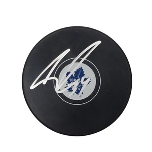 Auston Matthews Autographed Toronto Maple Leafs Logo Hockey Puck Beckett - Picture 1 of 1