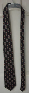 Van Heusen 100% Italian Silk Geometric Patterned Tie - Picture 1 of 2