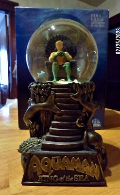 Aquaman "Rey del Mar" Ltd. WaterGlobe Edición 7 1/4" #1619/2000 DC Direct Foto 1 de 4