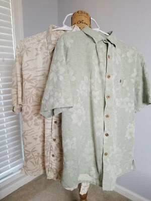 Lote de 2 Camisas Para Hombre Medianas Hawaianas Florales Madera Botón Manga Corta Bolsillo Foto 1 de 4